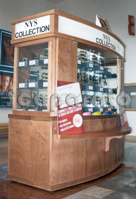 muebles para comercio de ropa en La paz