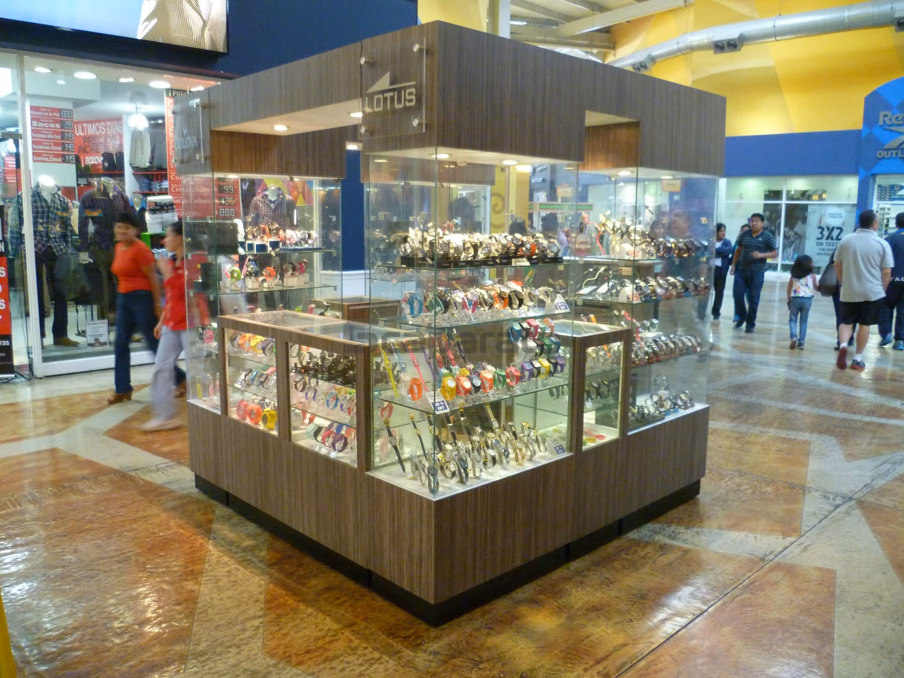 Isla comercial compacta de Lechuga en centro comercial