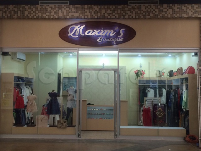 Mobiliario de tienda de ropa
