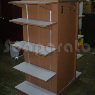 estantes de madera