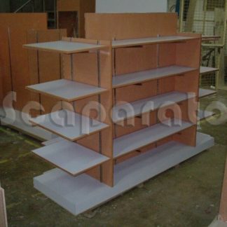 Anaqueles de madera
