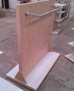 Exhibidor de colgador recto
