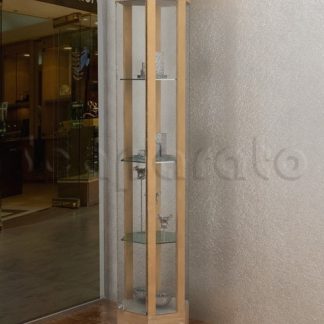 vitrinas de madera y vidrio