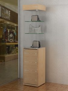 vitrina de torre de cristal con madera