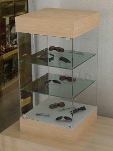 Vitrina cuadrada de mesa