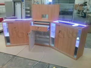 Aparadores y vitrinas