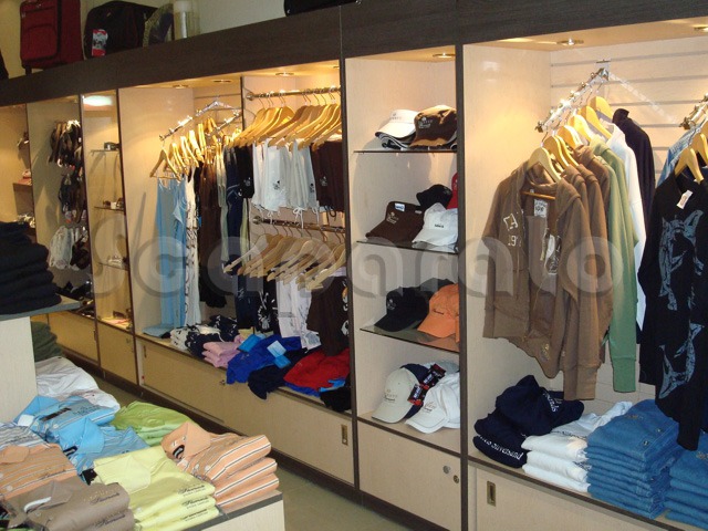 muebles para comercio de ropa en San jose del cabo