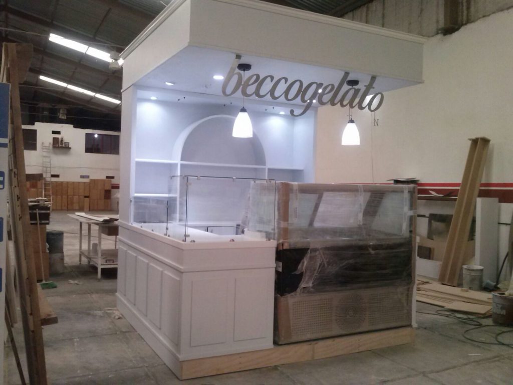Carretas de madera para dulces