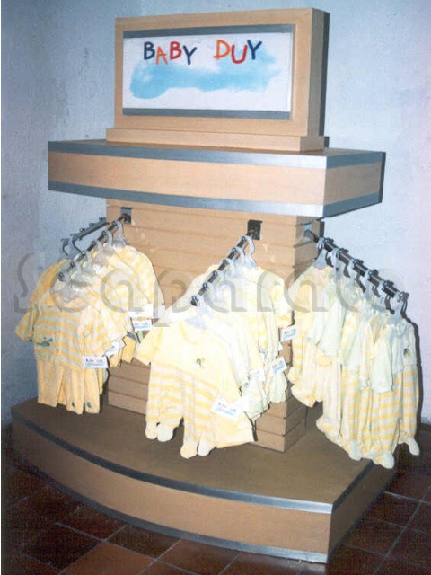 Mobiliario para tienda de ropa infantil en cancun