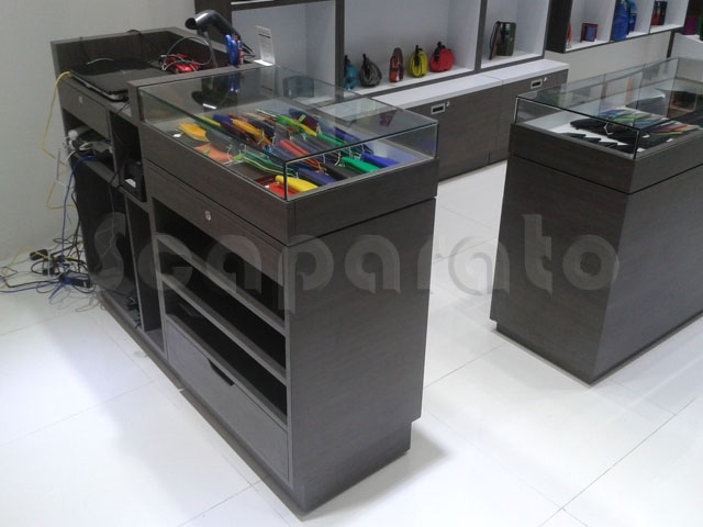 muebles de madera para tienda de ropa en San jose del cabo