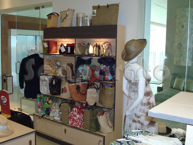 muebles para boutique pequeña