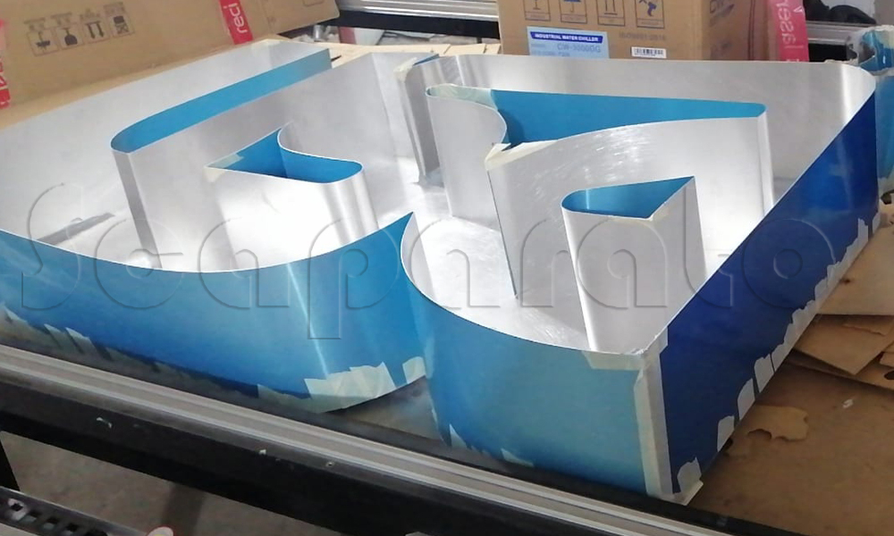 letras de aluminio cepillado