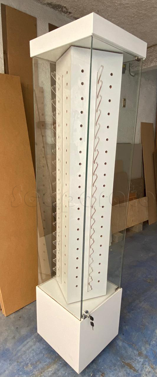 Vitrina de torre de armazones